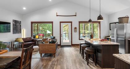 <br><br>Charming, yet modern – Logging Camp Cabins are the best private lodging in Lincoln County.<br><br>Where else are you able to stay in such comfort, surrounded by complete privacy, with immediate access to so much?