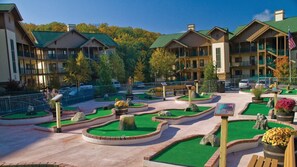 Property grounds - Cozy Mountain Escape at Wyn Smoky Mountains -  1 Bd. – Family Fun Near Dollywood (Sevierville)