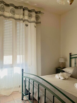 3 Schlafzimmer, Schreibtisch, kostenloses WLAN, Bettwäsche