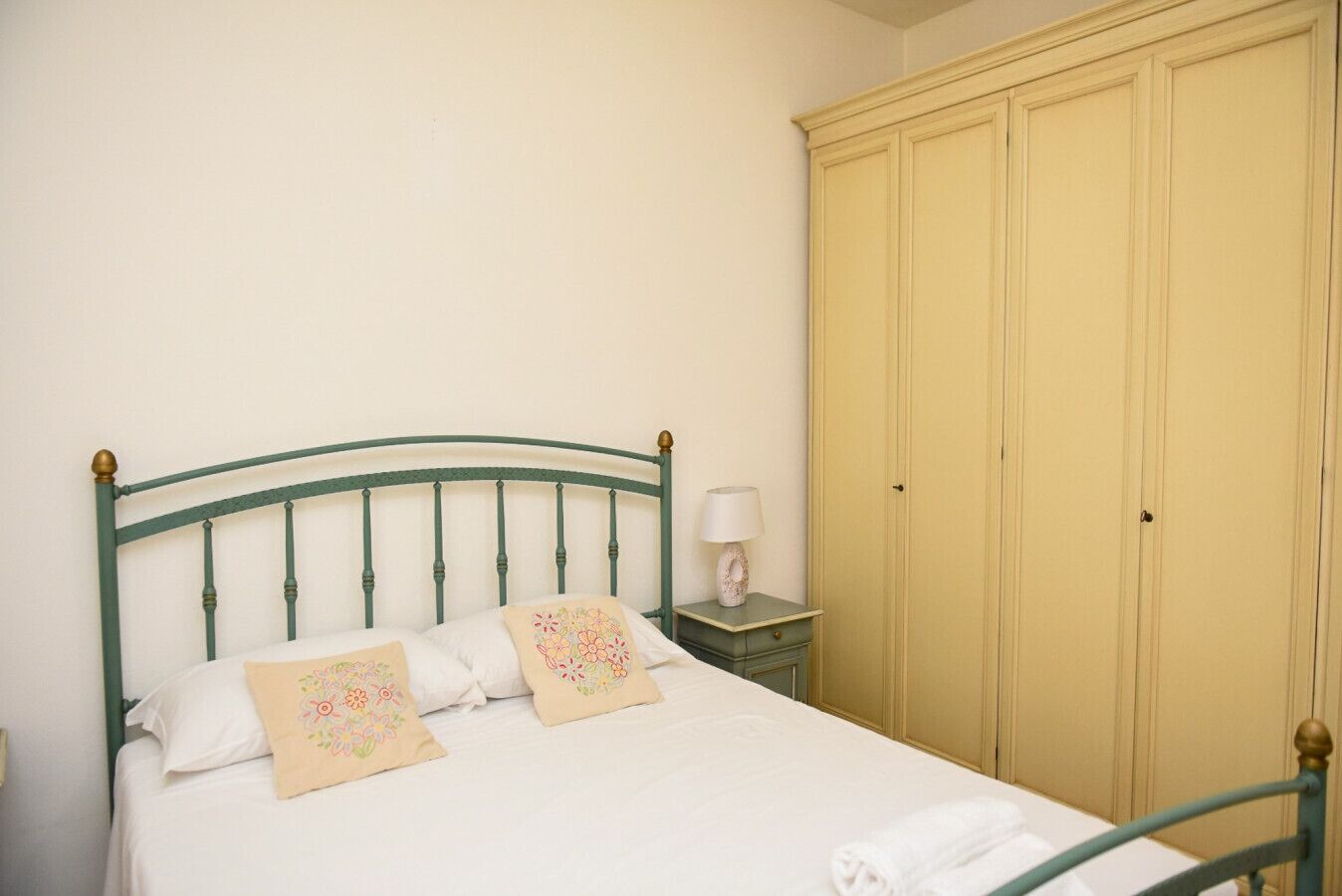 2 bedrooms, desk, free WiFi, bed sheets