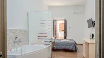 1 chambre, bureau, Wi-Fi gratuit, draps fournis