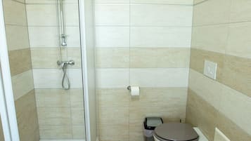 Hårtork och handdukar