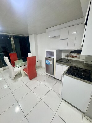 Presidential Apartment, Balcony, City View | Private kitchen - Hotel Blue (Santa Rosa de Cabal)