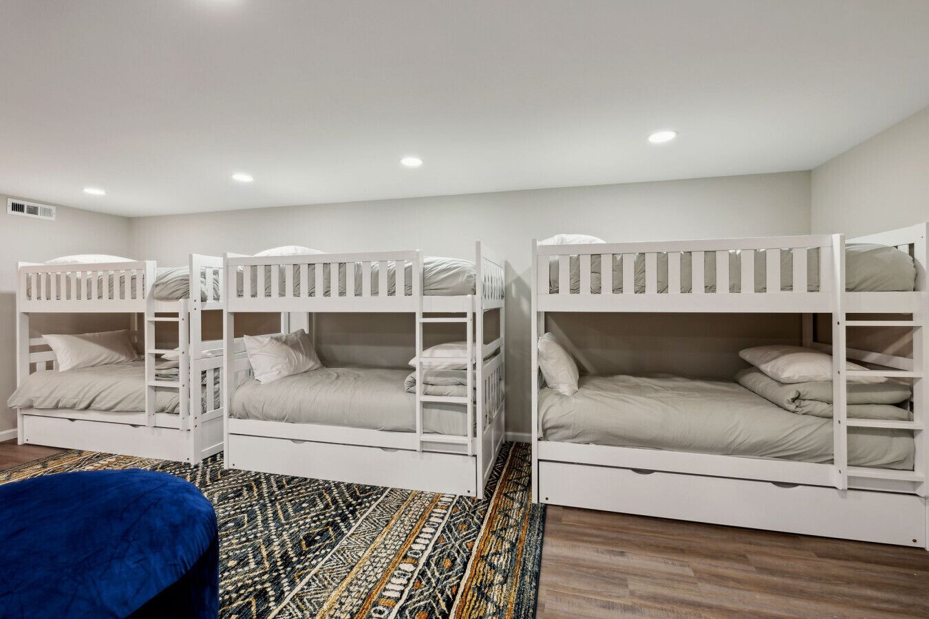 4 bedrooms, iron/ironing board, free WiFi, bed sheets