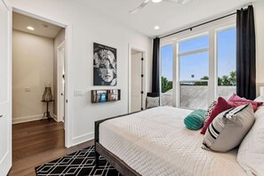 4 chambres, fer et planche à repasser, Wi-Fi gratuit, draps fournis