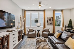 Unclassified image, 2 of 95, button