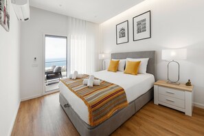 3 bedrooms, internet, bed sheets