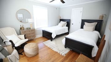 3 bedrooms, in-room safe, WiFi, bed sheets