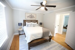 3 makuuhuonetta, tallelokero huoneessa, Wi-Fi, vuodevaatteet