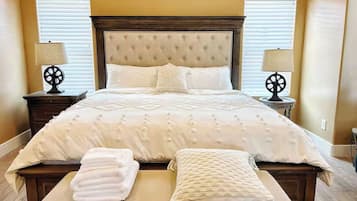 4 chambres, fer et planche à repasser, Wi-Fi, draps fournis