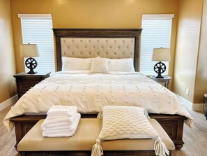 4 chambres, fer et planche à repasser, Wi-Fi, draps fournis