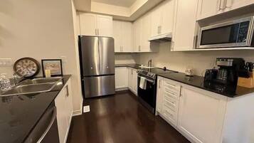 Family Villa, Garden View | Private kitchen