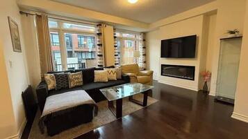 Family Villa, Garden View | Living area