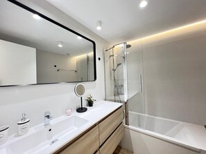 Hair dryer, towels