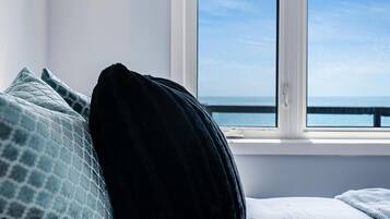 4 bedrooms, iron/ironing board, free WiFi, bed sheets