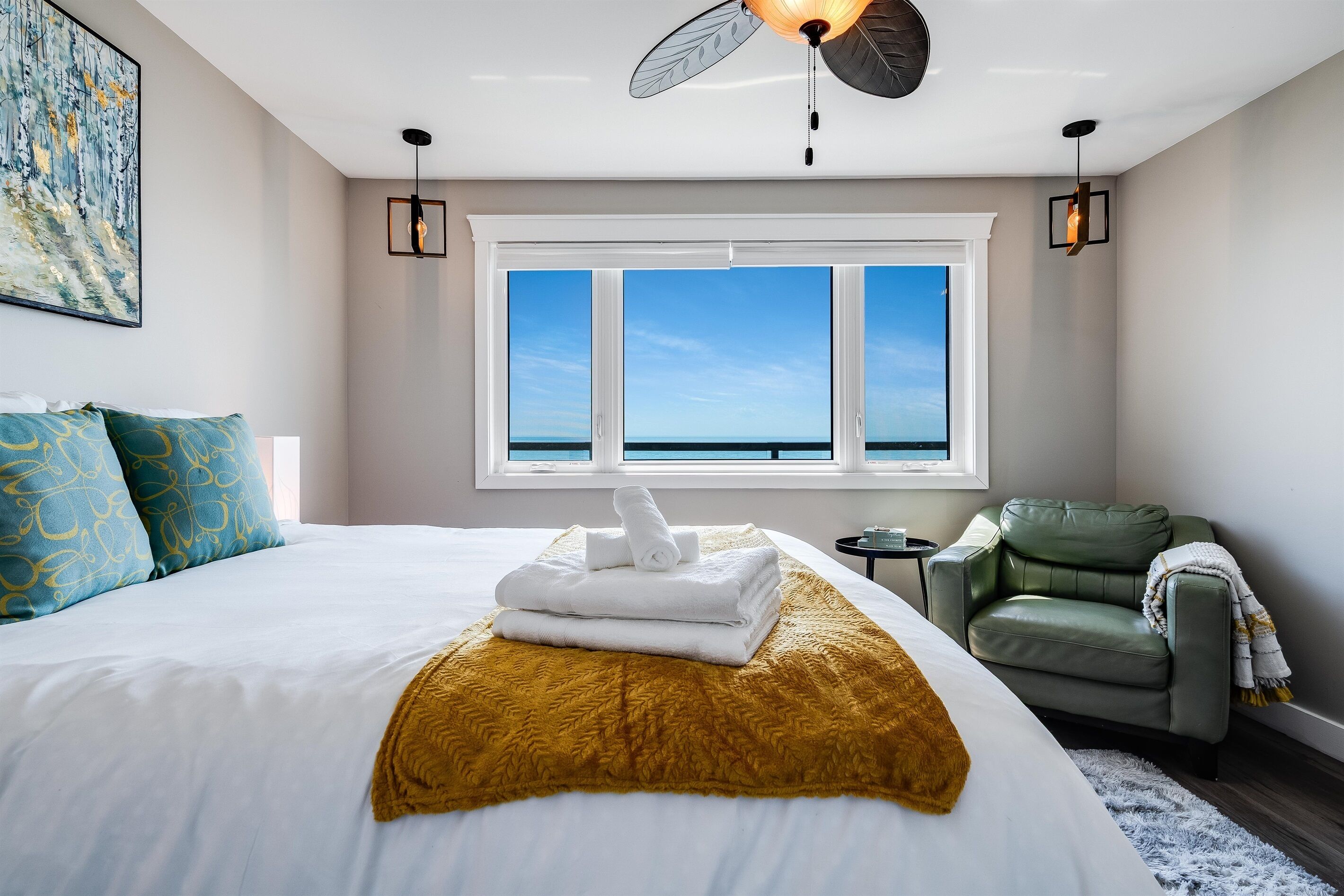 4 bedrooms, iron/ironing board, free WiFi, bed sheets