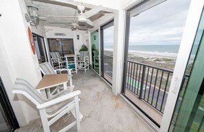Outdoor dining - Oceanview Unit in Cocoa Beach with Amazing view & Direct Beach 333 by the Sea (Cocoa Beach)