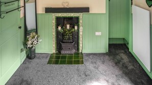Unclassified image, 2 of 11, button - 2 bedroom accommodation in Staithes (Staithes)