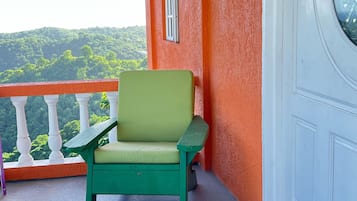 Apartment, 1 Bedroom, Smoking, Balcony | Living area