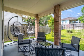 Terrace/patio - Spacious 4 BR | Near Med Center & Lackland (San Antonio)