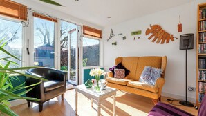 Unclassified image, 4 of 26, button - 3 bedroom accommodation in Stirling (Stirling)
