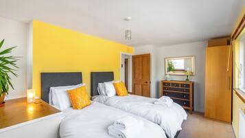 3 bedrooms, free WiFi, bed sheets