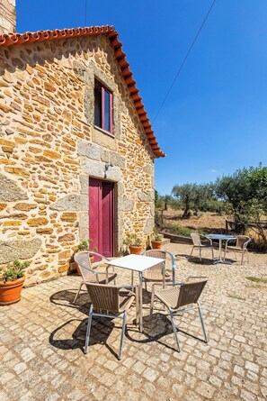 Exterior -  Raízes da Vinha - Boutique Mountain Stay in Serra da Estrela, Seia (Carragozela)
