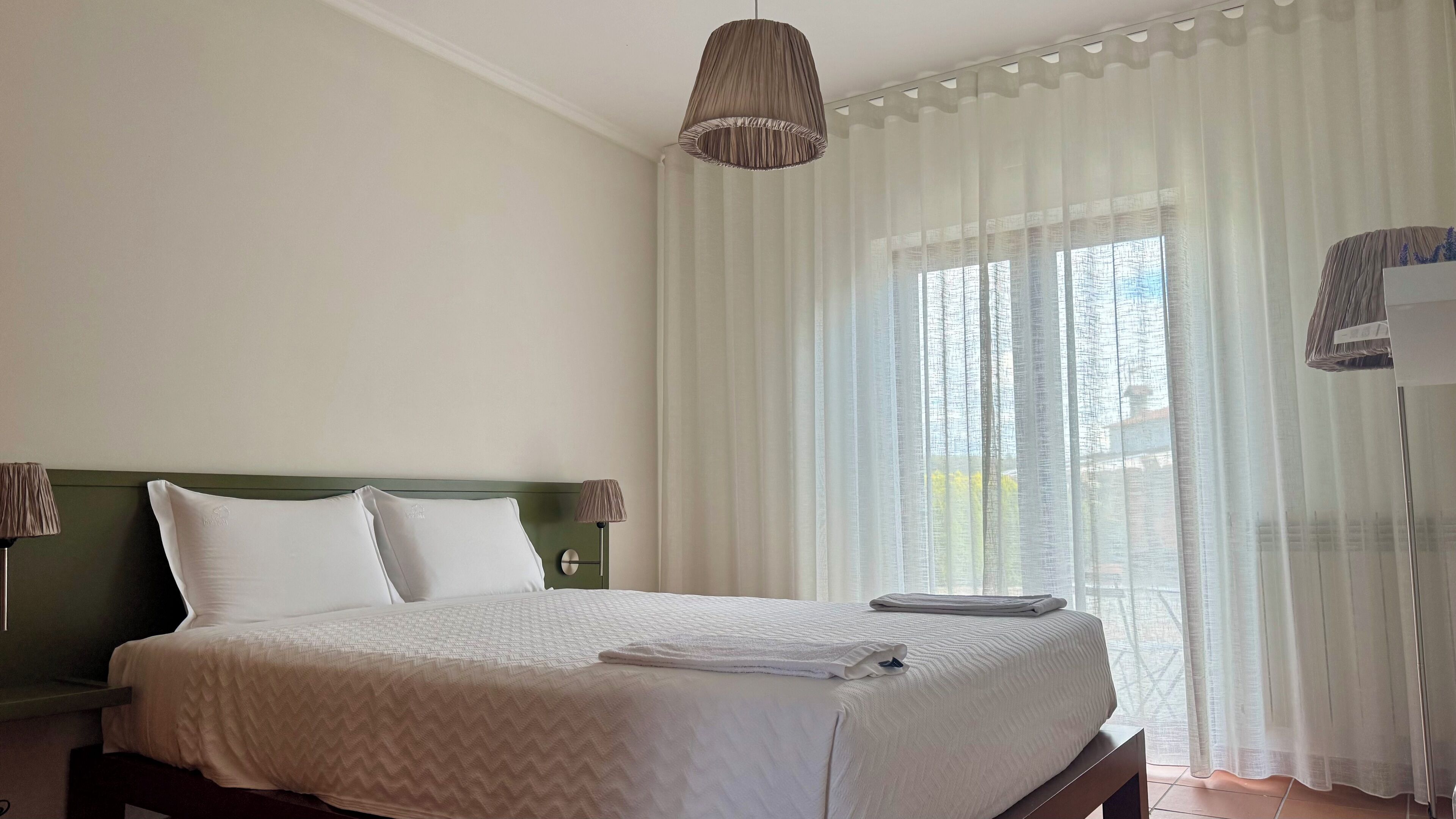 Economy Double or Twin Room, Patio, Mountain View | Hypo-allergenic bedding, individually decorated, blackout drapes