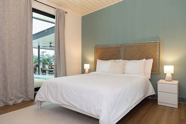 8 bedrooms, desk, iron/ironing board, WiFi