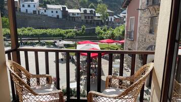 1 slaapkamer, donsdekens, individueel gedecoreerd