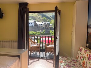 ห้องพาโนรามิกดับเบิลหรือทวิน, ระเบียง, วิวชายหาด | ผ้านวมขนเป็ด, ห้องพักตกแต่งอย่างมีเอกลักษณ์, ตกแต่งพิเศษโดยเฉพาะ