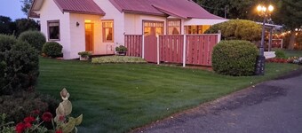 Historic 1915 Wine Country Home: 3 Queens, 2 Twins, WiFi & AC, 23 Acres