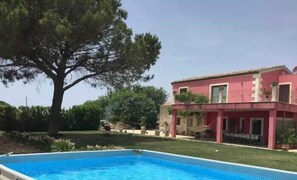 Bagian depan properti