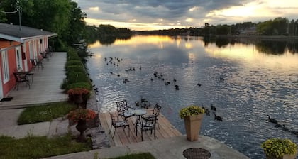 The Water's Edge Inn