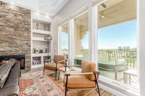 Smart TV, books, stereo