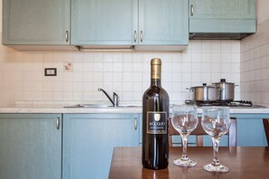 Fridge, microwave, stovetop