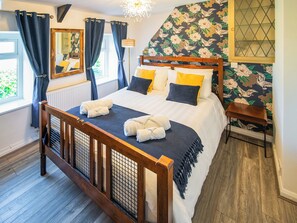 4 bedrooms, free WiFi, bed sheets