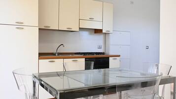 Fridge, oven