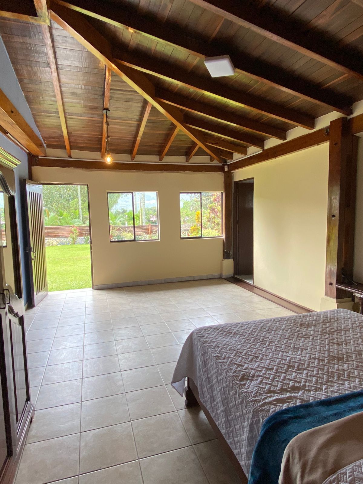 9 Schlafzimmer, Schreibtisch, kostenloses WLAN, Bettwäsche