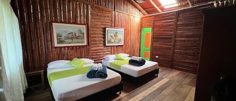 9 bedrooms, desk, free WiFi, bed sheets