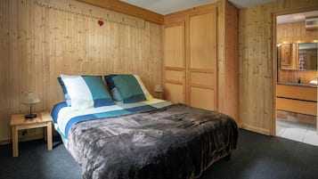 7 chambres, fer et planche à repasser, Wi-Fi, draps fournis