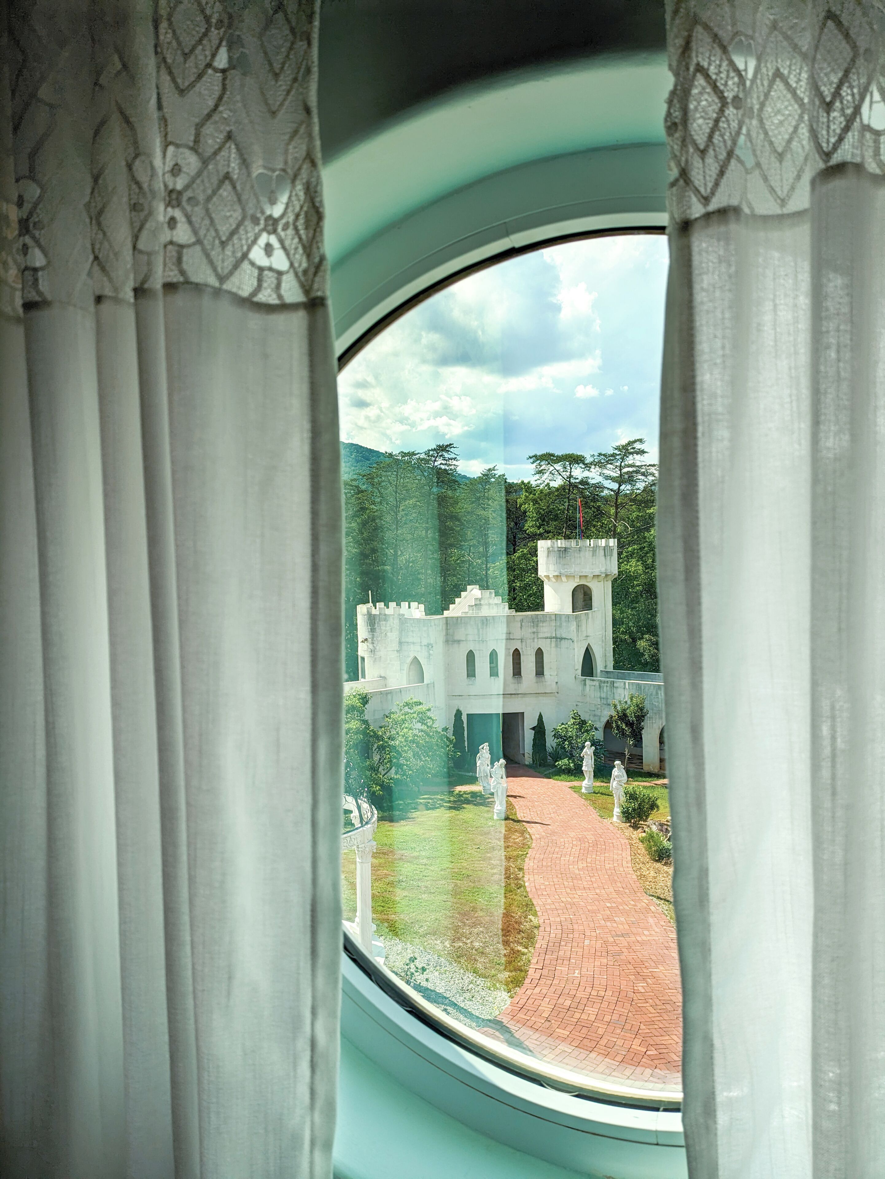 Queen Chamber | Garden view