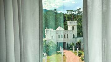 Queen Chamber | Garden view