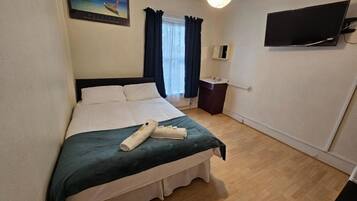 5 makuuhuonetta, silitysrauta/-lauta, Wi-Fi, vuodevaatteet