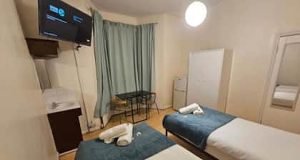 Bruce Rooms – Your Comfortable Retreat in Tottenham