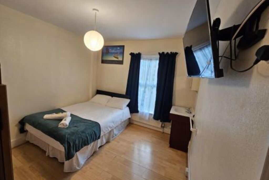 5 Schlafzimmer, Bügeleisen/Bügelbrett, WLAN, Bettwäsche