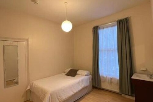 Bruce Rooms – Your Comfortable Retreat in Tottenham