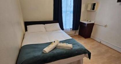Bruce Rooms – Your Comfortable Retreat in Tottenham