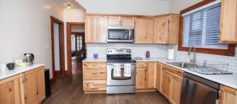 Spacious 5 BDR, 2.5 BATH - Updated & Prime! Lots of Parking! Sleeps up to 16!