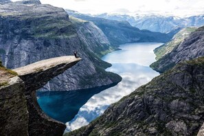 Miscellaneous - Year-Round Escape – Ski, Hike & Explore Near Trolltunga & Fjords! (Vestland)
